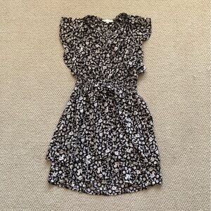 Pinch Cap Sleeve V-Neck Floral Printed Mini Dress Size Medium Black White VEUC